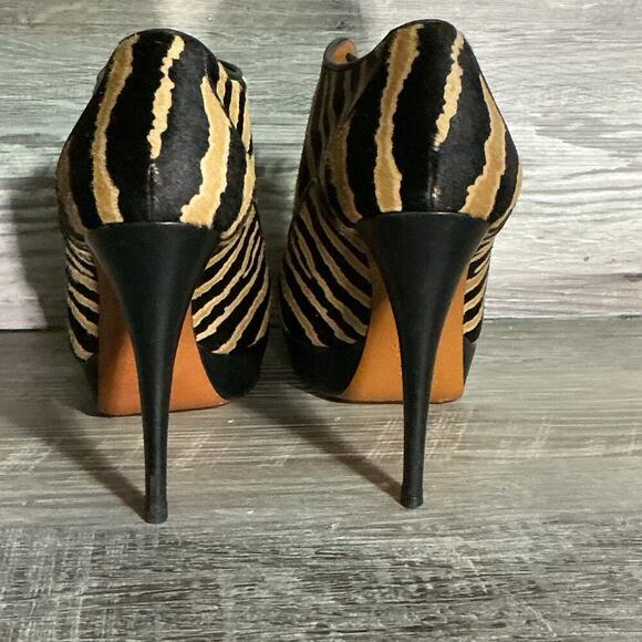Gucci Tiger Print Haircalf LaceUp Heels Vintage Pumps Size US 7.5 - Picture 4 of 16